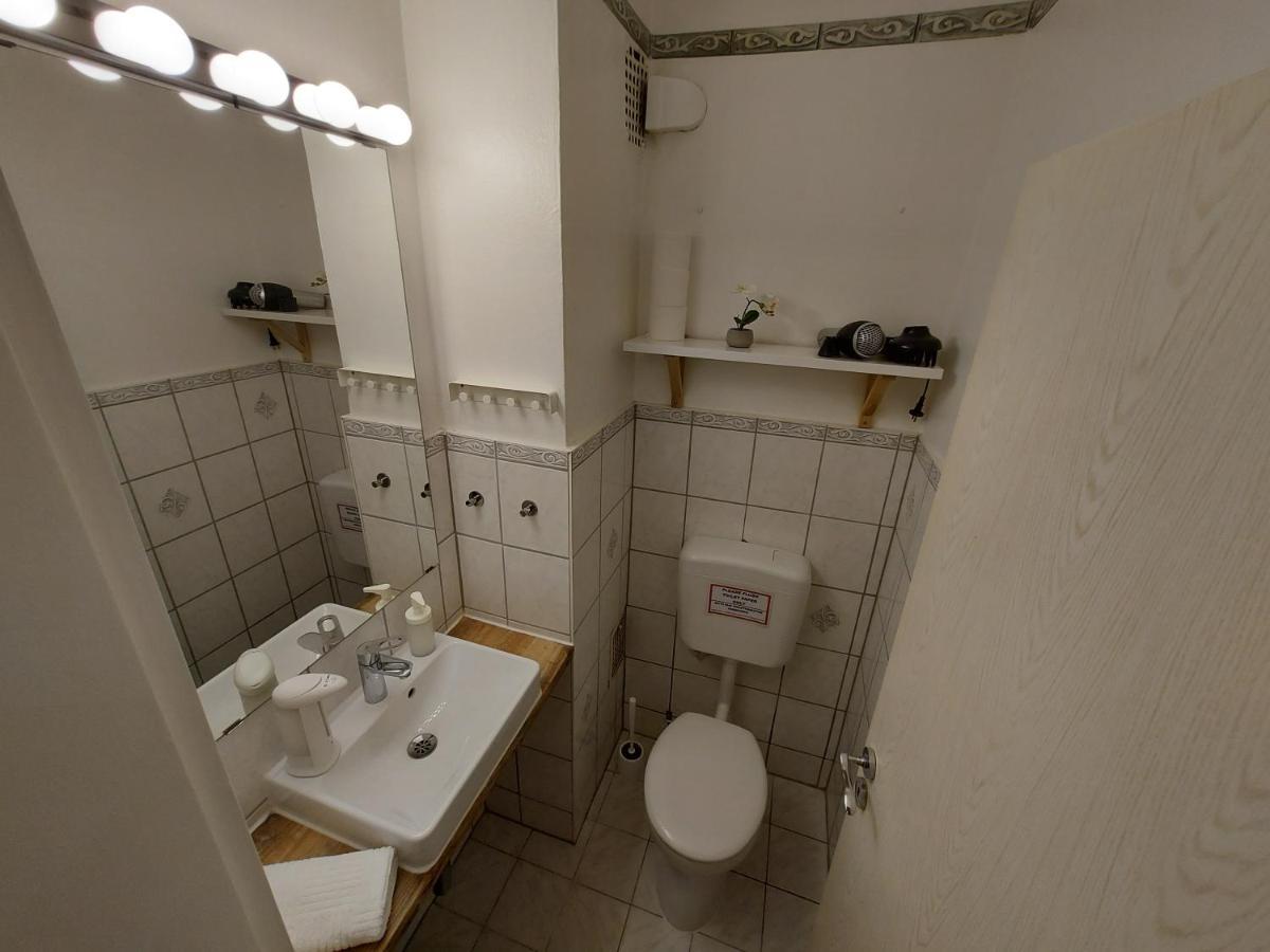 Overnight Apartment โคโลญ ภายนอก รูปภาพ